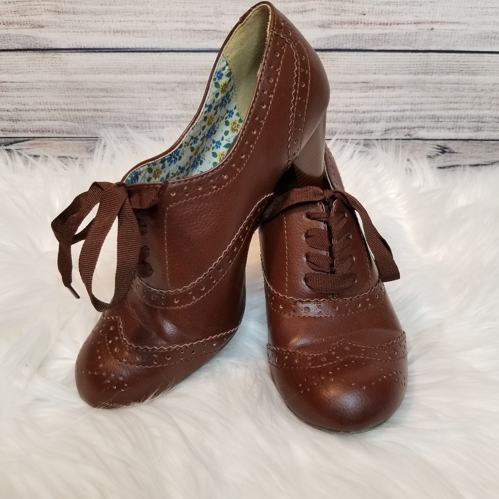 Brown Vintage Style Heels